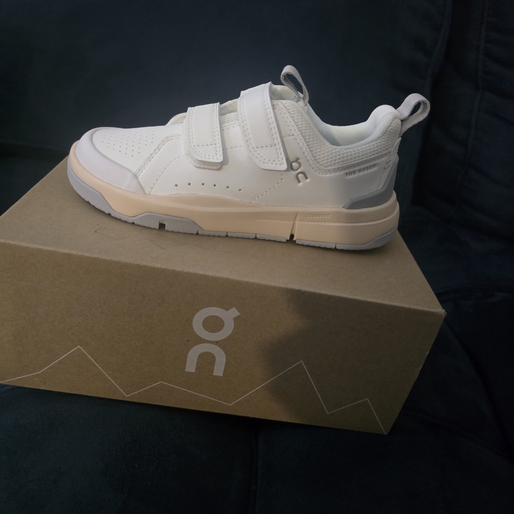 On Running Kids' White and Cream Sneakers